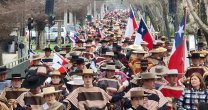 El mundo huaso y del campo salió a las calles al llamado de la Confederación del Rodeo: Más de 200 mil personas alzaron la voz El mundo huaso y del campo salió a las calles al llamado de la Confederación del Rodeo: Más de 200 mil personas alzaron la voz