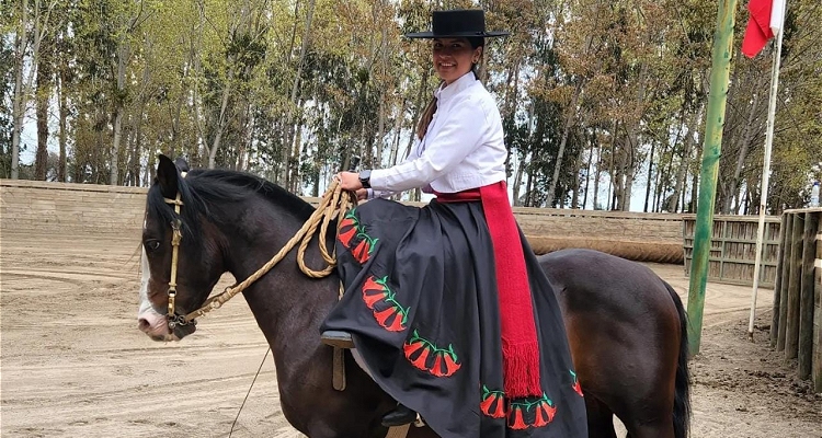 Constanza Farías debutó en el Movimiento a la Rienda a lo Amazona Huasa: 