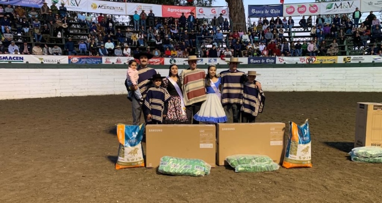 Juan Pablo González y Francisco Olivos se lucieron en el atractivo Rodeo de San Clemente