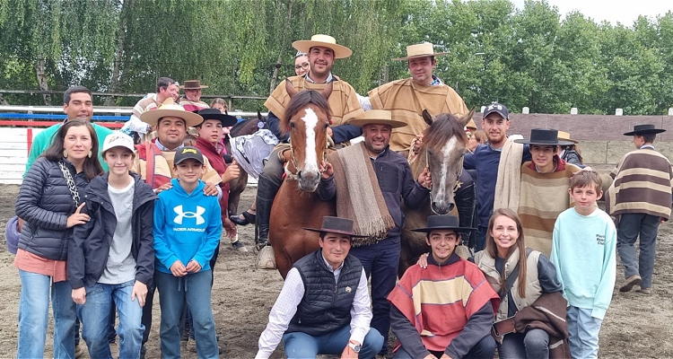 García y Löbel completaron sus tres colleras en el Primera con Puntos de la Asociación Osorno