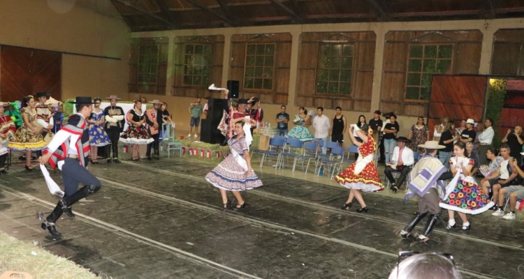 Campeones del Nacional de Cueca tendrán valiosos premios: Chamantos y ruanas de Doñihue