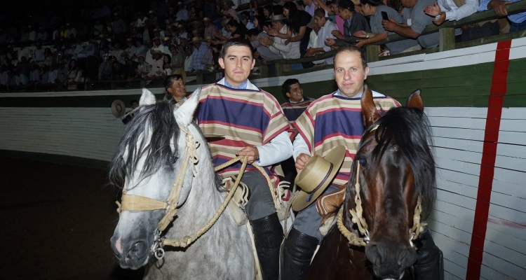 Meza y Cardemil se llevaron la Serie Potros de Pelarco en impecable faena