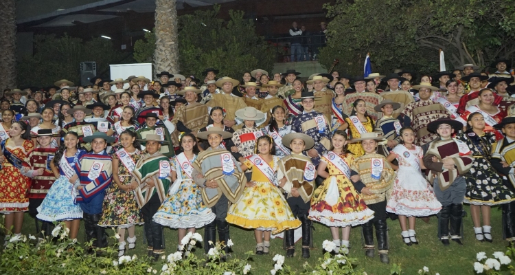 Entre cuecas e importantes reconocimientos se realizó la bienvenida del 74° Campeonato Nacional