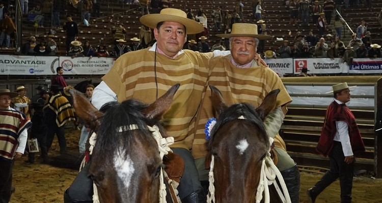 Espinoza y Ríos en el cuarto toro: 