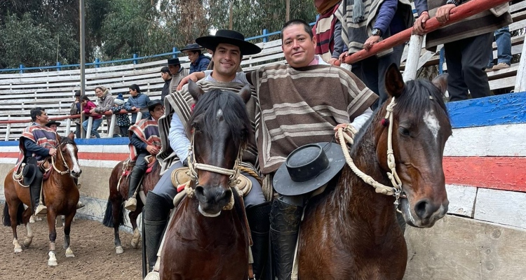 Carimallín celebró en Hospital de la mano de Pedro Espinoza y Raúl Silva