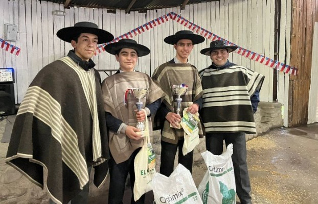 Patricio y Matías Romero conquistaron rodeo de Inacap Santiago en Peñalolén