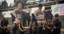 Criadero Colpi celebró Fiestas Patrias encabezando el paseo en Temuco