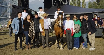 Escuela de Equitación Huasa "Nano Meza" brilló en la Medialuna del Parque Padre Hurtado