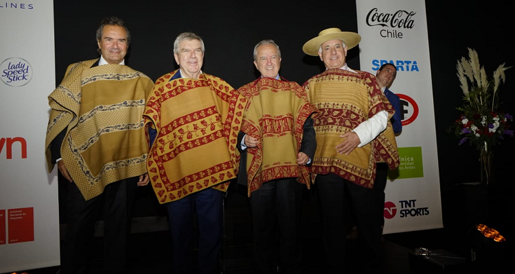 Francisco Infante y homenaje a autoridades deportivas: Es bonito que se lleven un recuerdo del campo chileno