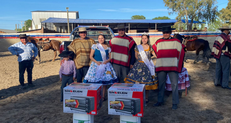 Guerrero y Núñez celebraron como campeones en Ñiquén