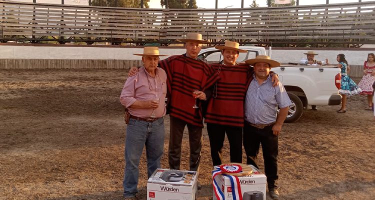 Bustamante y Quezada ganaron el Provincial del Club Vitacura y se ilusionaron con completar