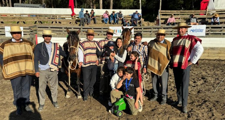 Tapia y Lineros triunfaron en Constitución y amarraron el requisito