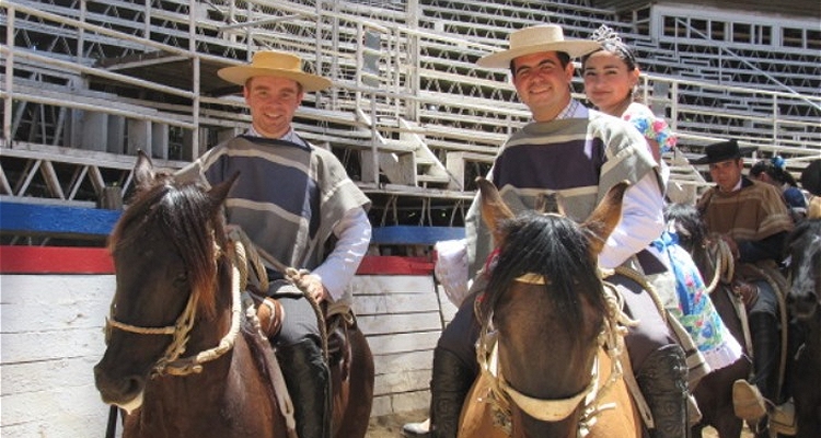 Alvaro Gatica y Alberto Martin se llevaron el premio mayor en el rodeo del Club San Carlos Itihue