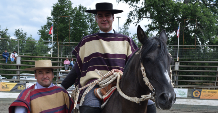 Diego Henríquez, campeón de la Rienda en el Zonal Sur: