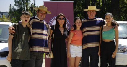 Raza Chilena: La ceremonia de entrega de autos a Gustavo Valdebenito y Luis Fernando Corvalán