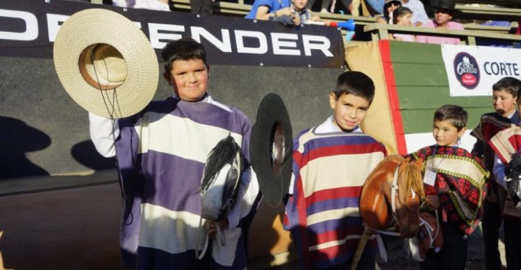 Riquelme y Guzmán fueron los ganadores de la Serie Caballitos de Palo en Villarrica