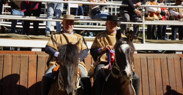 Mario Henseleit y Alexi Troncoso festejaron en grande el paso a Rancagua