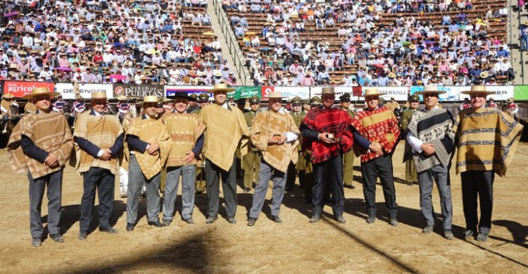 Claudio Solís y Víctor Hugo Manzanares fueron reconocidos como Mejor Deportista y Mejor Dirigente