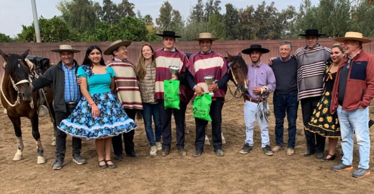 Doña Emma brilló en rodeo de Santiago Oriente con Mallea y Munizaga