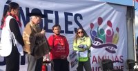 Criadores de Bío Bío realizaron gran gesto solidario con mamá que camina desde Chiloé a Santiago