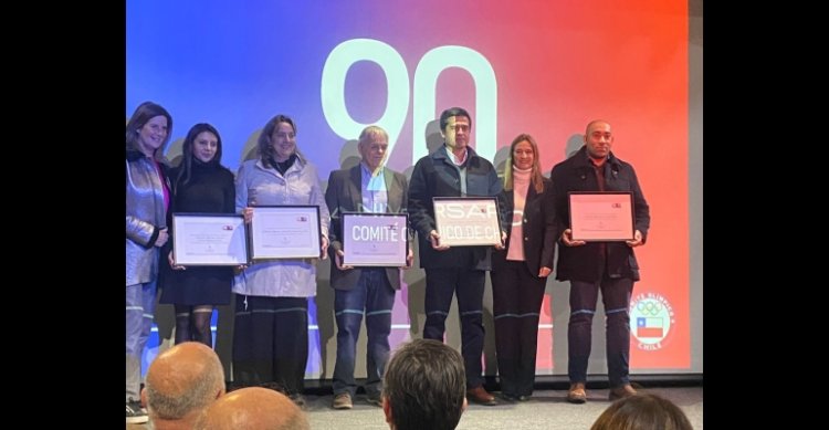 Ferochi recibió reconocimiento en los 90 años del Comité Olímpico de Chile