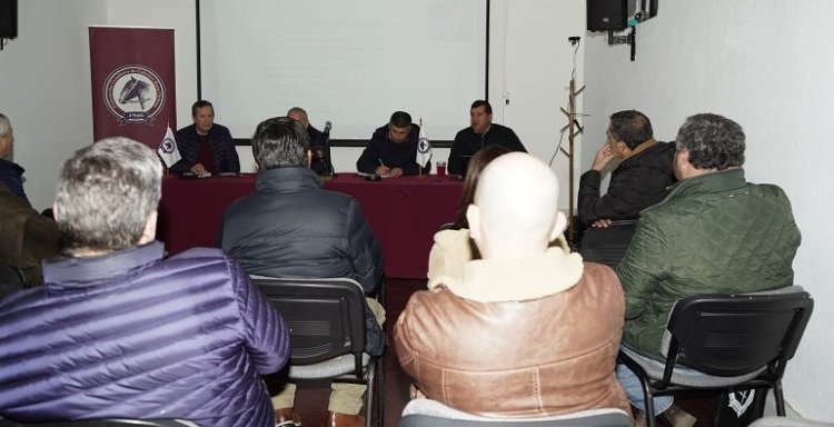 Jurados Guillermo Sánchez y Julio Mohr valoraron positivamente encuentro con la Comisión Exposiciones