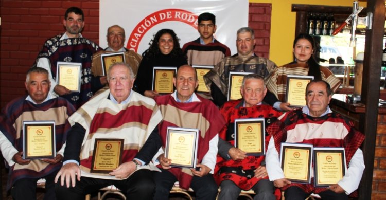 Asociación de Rodeo Limarí homenajeó a Justo Abel Barrios en almuerzo de premiación