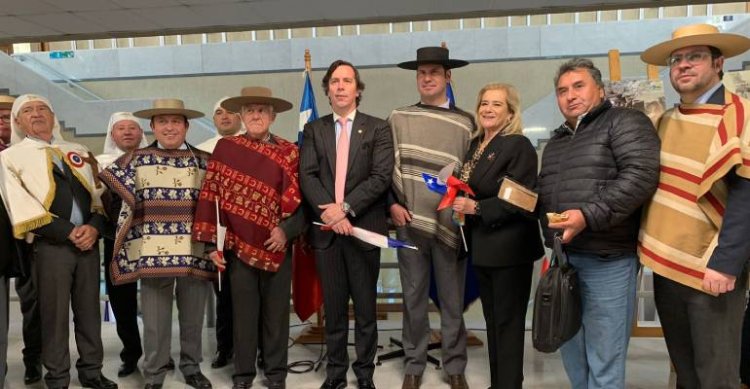 Felipe Undurraga recibió el aplauso del Congreso Nacional en actividad por las Tradiciones Chilenas