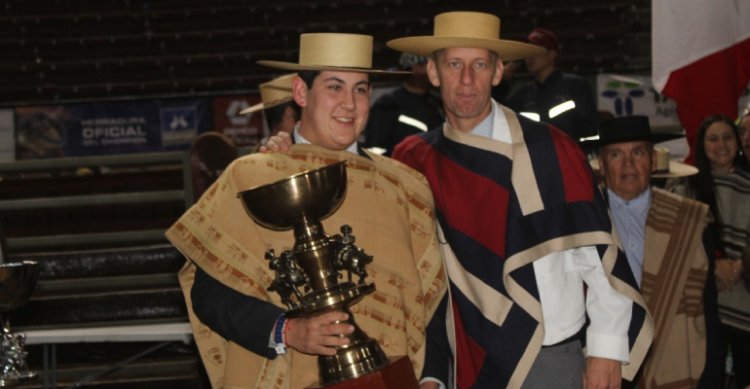 Matías Corvalán, Mejor Jinete Joven: Mi sueño es ser campeón de Chile, ojalá con mi papá