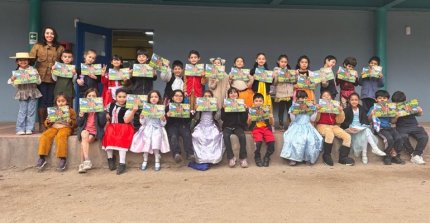 Día del Libro: Alumnos del Colegio San Francisco de Paine recibieron "Cuentos del Caballo Chileno"