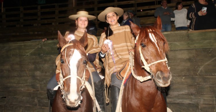 Meza y Carvajal mostraron oficio para ganar la Segunda Libre del Femenino