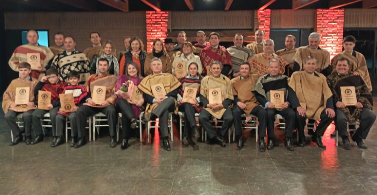 Aguanegra tuvo cena de premiación en un ambiente de camaradería