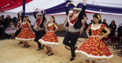 Con cuecas y harta alegría se inauguró el 25° Nacional Escolar