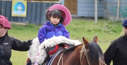 Escuadra Patagónica acercó el caballo chileno a niños y colaboró con las Jornadas de Rehabilitación de Magallanes