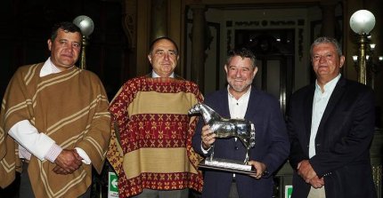 Federación de Criadores firmó convenio con la Gobernación Metropolitana para muestra itinerante del Caballo Chileno