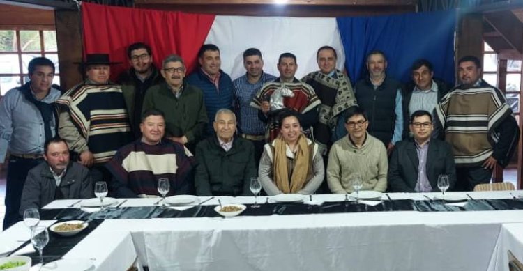 Roberto Standen sostuvo encuentro con criadores de Palena, Chaitén y Futaleufú
