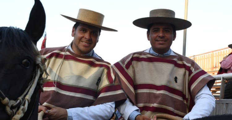 Pablo Pino y Martín Durán realizaron una dedicatoria especial tras completar en Rinconada