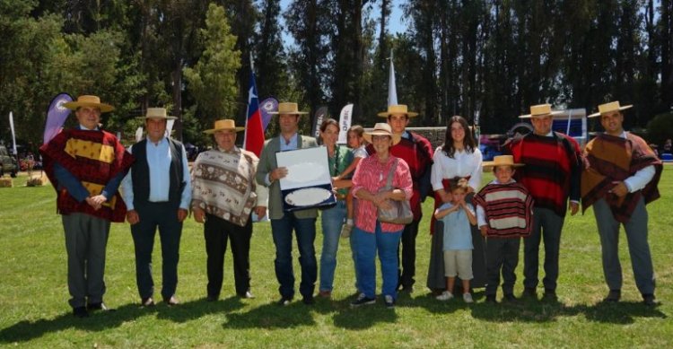 Cristóbal Wagemann por Premio Familia Criadora a Rondadero: