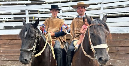 Agustín Castañeda brilló en Los Angeles con tres colleras premiadas a Rancagua