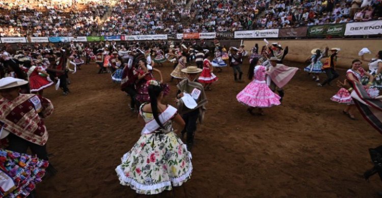 Un IPhone 16 de premio: Campeonato Nacional de Cueca Huasa lanzó un concurso