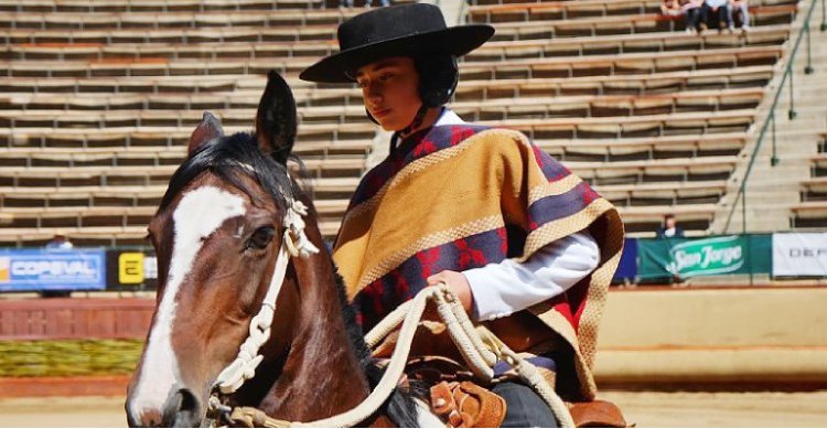 Julio Guevara celebró su segundo título en la Rienda Menores: 