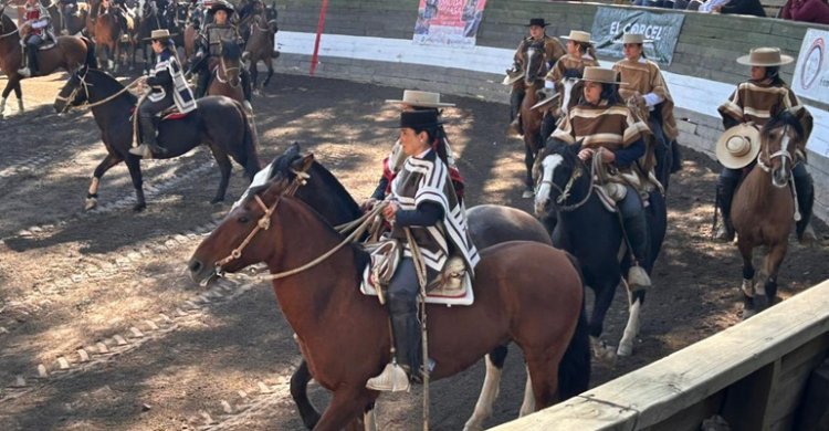 Las colleras premiadas a la Serie de Campeones de la Final de Rodeo Femenino