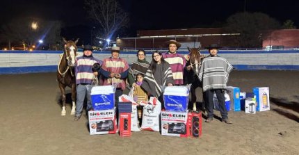 Triunfo en familia: Los Bugueño celebraron en Ovalle