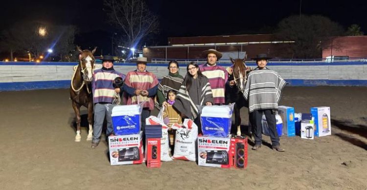 Triunfo en familia: Los Bugueño celebraron en Ovalle